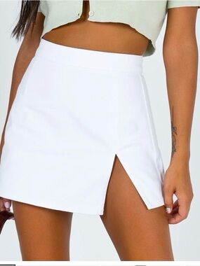Lioness White High-Waist Mini Skirt with Front Slit
